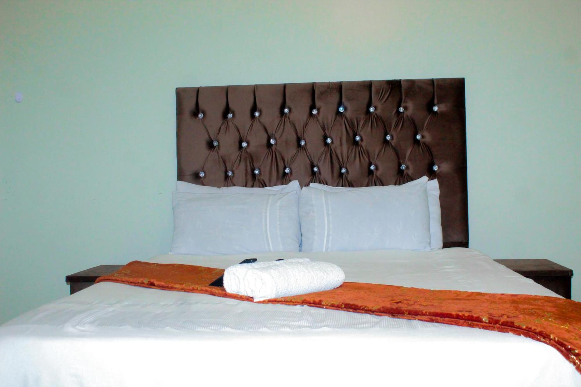 The Rest Camp Lodge And B&B 曼齐尼 外观 照片